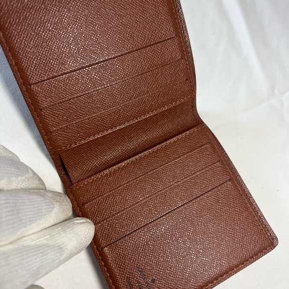 Louis Vuitton Monogram Bi-fold Wallet - Picture 7 of 7